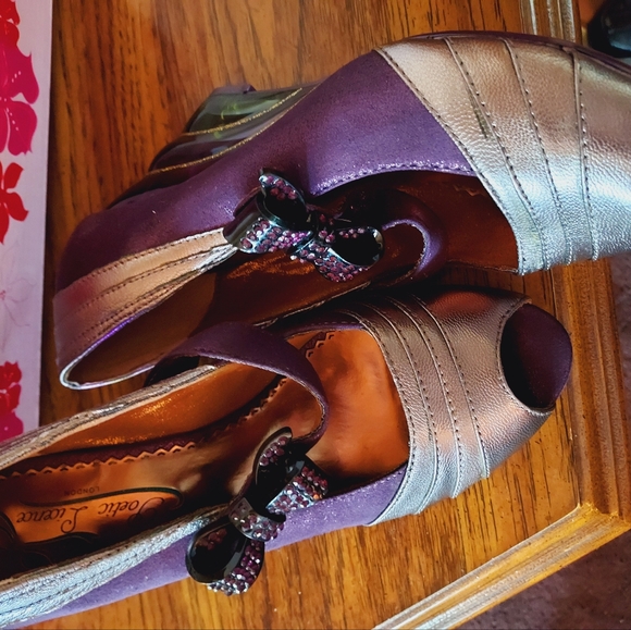 Poetic License  Wedge Size 7.5 - Picture 3 of 4